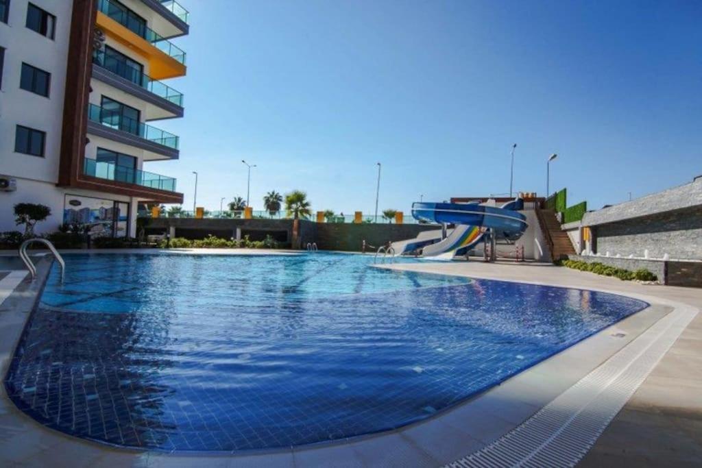 Luxurious With Sea View And Spa Center Apartment